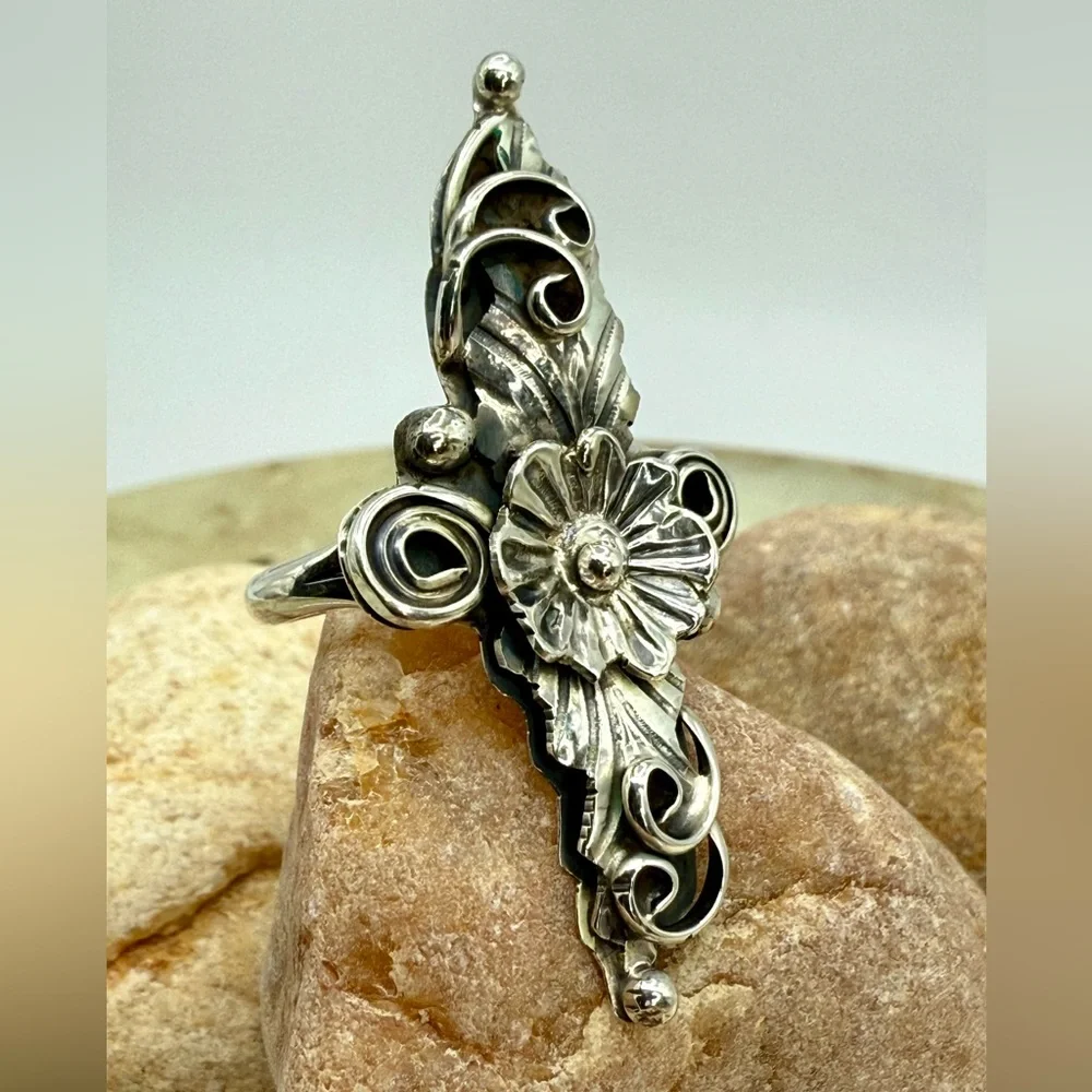 Native American 925 Floral Leaf Statement Ring by Harry B. Yazzie – NWOT